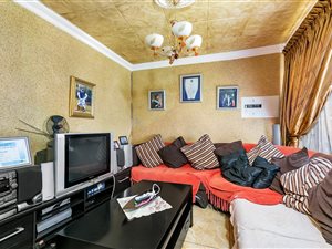 2 Bed Simplex in Kew