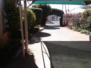 1 Bed Garden Cottage in Sydenham