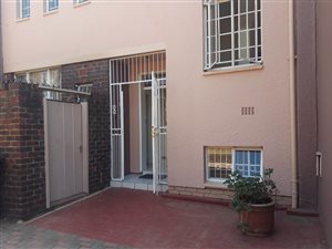 3 Bed Apartment in Florida Hills