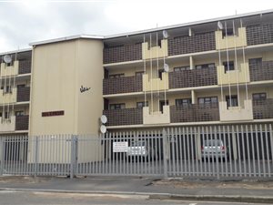 2 Bed Apartment in Strand Central