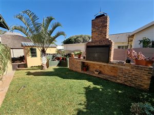 4 Bed House in Kloofsig