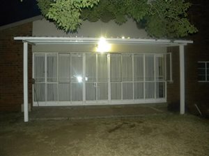 Bachelor apartment in Kroonstad