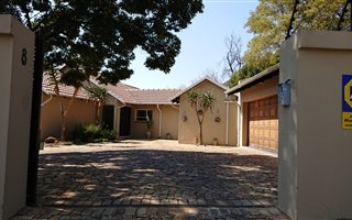 4 Bedroom House in Gallo Manor