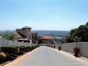 2 Bed Townhouse in Constantia Kloof