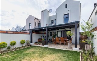 3 Bedroom House in Kelderhof Country Village