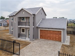 4 Bed House in Bloemspruit