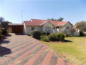 4 Bed House in Alan Manor