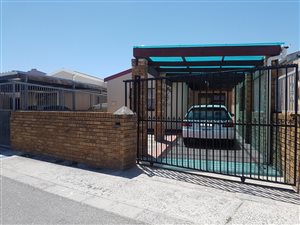 3 Bedroom House in Strandfontein