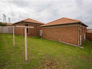 3 Bed House in Thatch Hill Estate