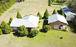 1 Bedroom House in Skeerpoort