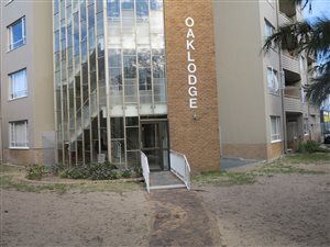 2 Bed Apartment in Somerset West Central