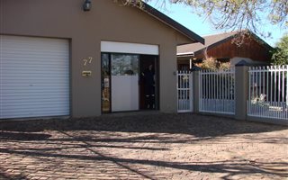 3 Bedroom House in Bayswater
