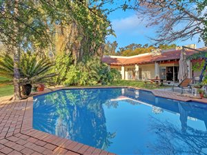 House in Woodmead