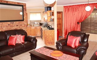 2 Bedroom House in Chantelle