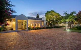 4 Bedroom House in Constantia