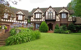 5 Bedroom House in Padfield Park