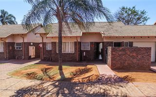 3 Bedroom Simplex in The Orchards