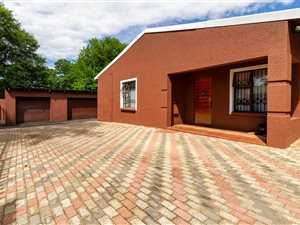 4 Bed House in Hamberg
