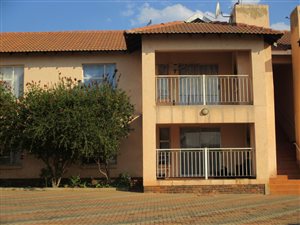 2 Bed Apartment in Rensburg