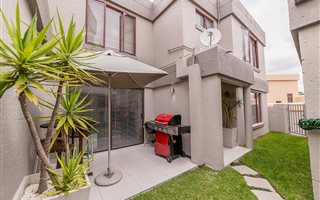 2 Bedroom Duplex in Morningside Manor
