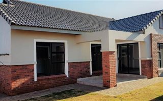 3 Bedroom Cluster in Meyersdal