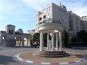 2 Bed Apartment in Century City