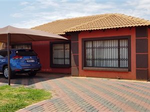 3 Bed Townhouse in Rosslyn