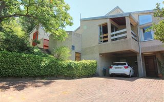 4 Bedroom House in Paarl Central West