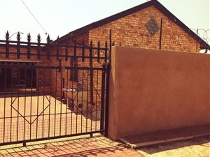 3 Bed House in Lenasia