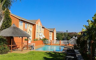 2 Bedroom Apartment in Weltevreden Park