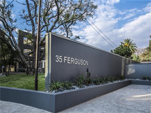 1028 m² Commercial space in Illovo