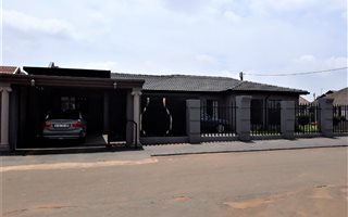 3 Bedroom House in Eastfield
