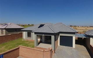 3 Bedroom Simplex in The Reeds