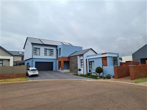 3 Bed House in Golden Fields Estate
