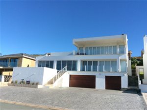 5 Bed House in Jongensfontein
