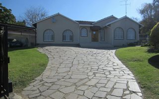4 Bedroom House in Bramley
