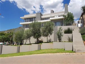 4 Bed House in Featherbrooke Estate