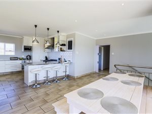 6 Bed House in East London Coast