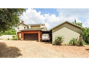 4 Bed House in Shere