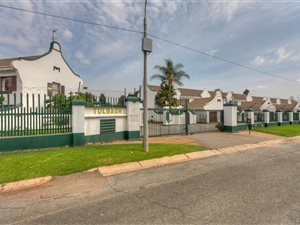 3 Bed Townhouse in Florida North