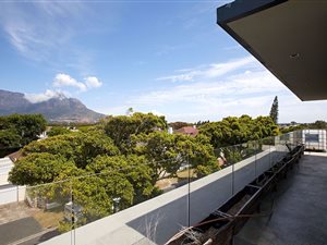 6 Bed House in Rondebosch East
