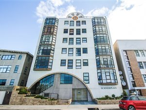 3 Bed Apartment in Humewood