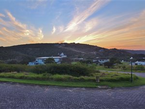760 m² Land available in West Bank