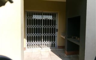 2 Bedroom House in Waterval East