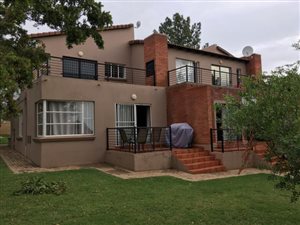 2 Bed Apartment in Willowbrook