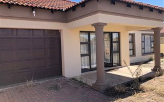 2 Bedroom Townhouse in Klerksdorp