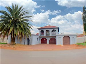 5 Bedroom House in Lenasia