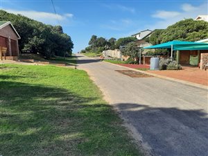 660 m² Land available in Jongensfontein