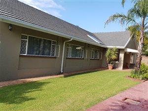 3 Bed House in Kew