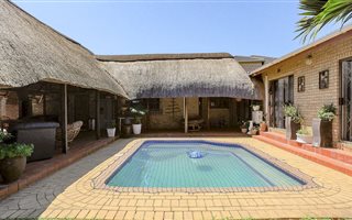 4 Bedroom House in Meerensee